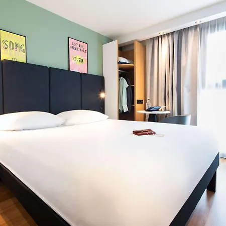 Ibis Bastille Faubourg St Antoine Париж