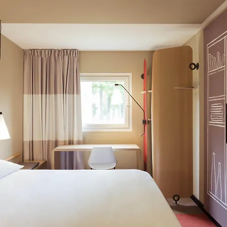 Ibis Bastille Faubourg St Antoine Otel 3*